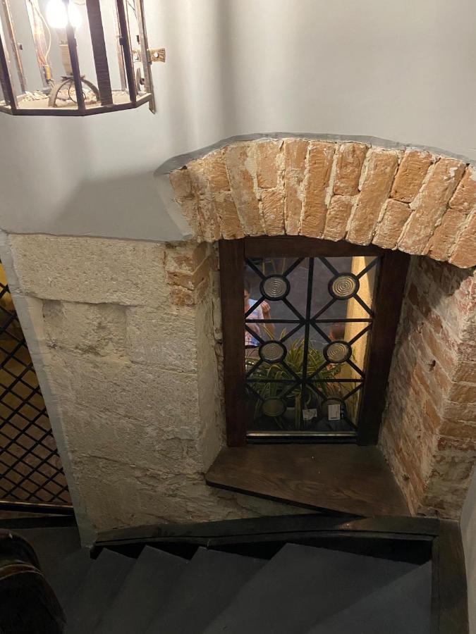 Центер Квартира На Вулиці Лесі Українки 19 Lviv Dış mekan fotoğraf